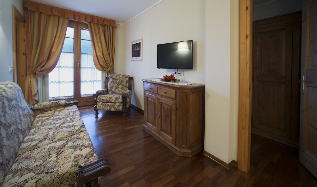 Holidays Dolomiti Apartment Resort Карисоло Екстериор снимка