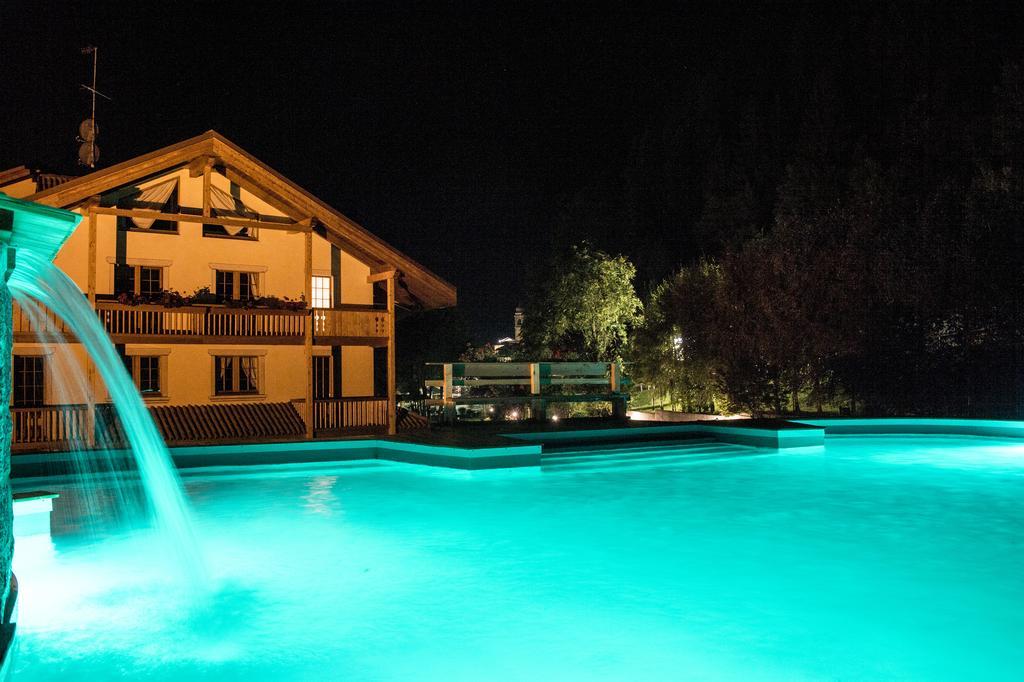 Holidays Dolomiti Apartment Resort Карисоло Екстериор снимка