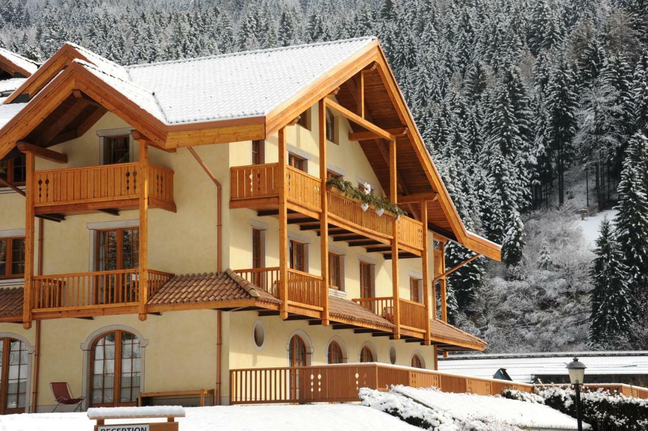 Holidays Dolomiti Apartment Resort Карисоло Екстериор снимка